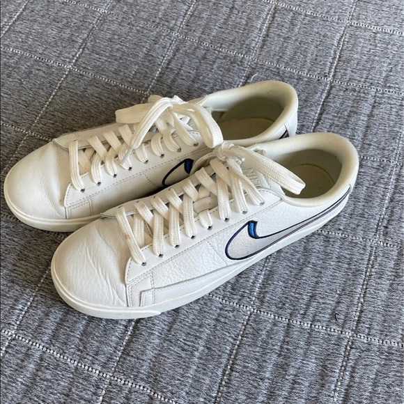 Nikes - Picture 2 of 3